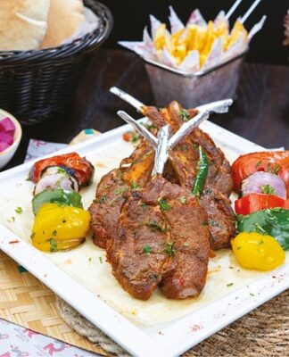 Co się dodaje do kotletów mielonych?